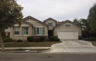 Beautiful single story home in Patterson