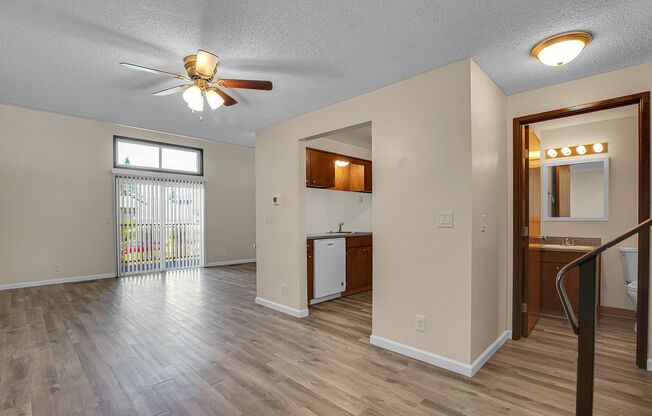 2 beds, 1.5 baths, 1,050 sqft, $2,049, Unit 214-774C