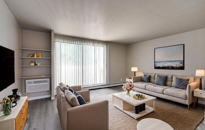 2 beds, 1 bath, 975 sqft, $1,299, Unit 5010 - 201