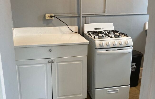 1 bed, 1 bath, 1,000 sqft, $1,095, Unit 5