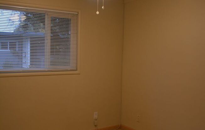 2 beds, 1 bath, $1,950