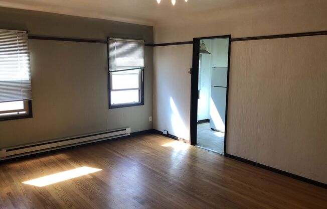 1 bed, 1 bath, 702 sqft, $1,645, Unit 0204