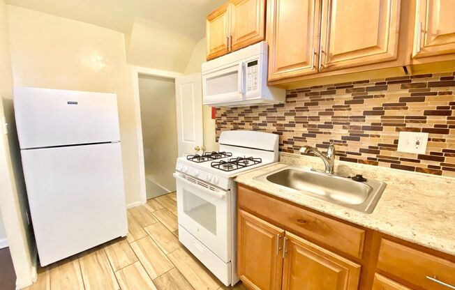 2 beds, 1.5 baths, $2,000