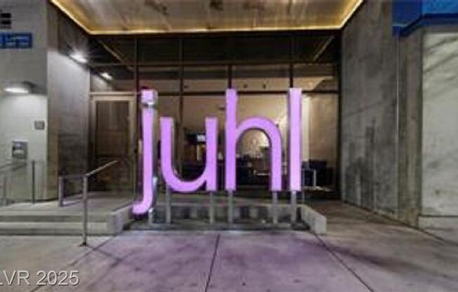 1 bed, 2 baths, $2,977, Unit Juhl Highrise