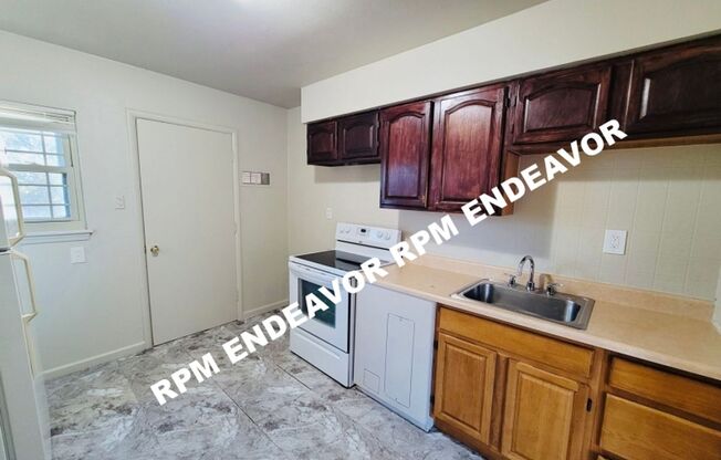 1 bed, 1 bath, 510 sqft, $700, Unit 6149 Garfield Ave