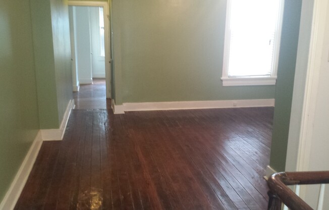 Large 2 Story House, Large Fenced In Yard, Wood Floors, Central Air, Quiet Community