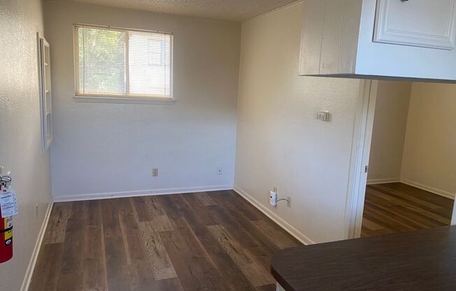 1 bed, 1 bath, 500 sqft, $825, Unit F