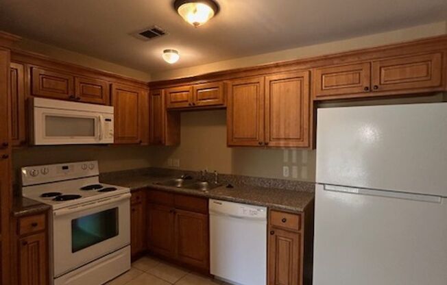 3 beds, 2 baths, 1,300 sqft, $1,125, Unit O-202