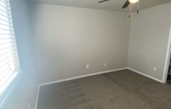 2 beds, 2 baths, 856 sqft, $920, Unit 2827-1805