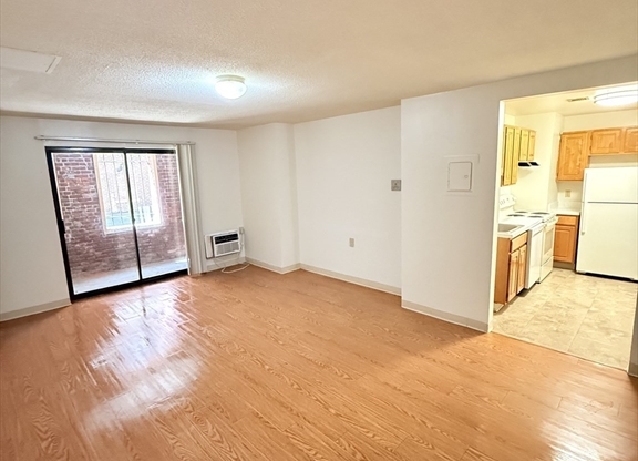 78 WESTLAND AVE