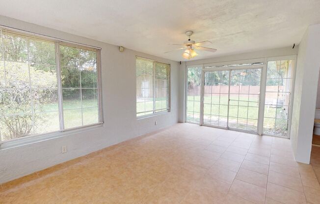 4 beds, 2.5 baths, $2,100