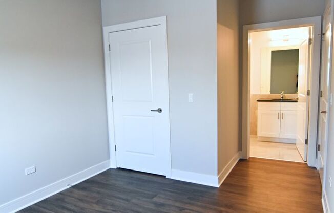 2 beds, 2 baths, 975 sqft, $3,750, Unit 3833-612