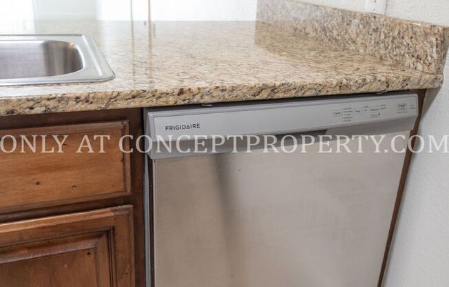 2 beds, 1 bath, 830 sqft, $1,299, Unit 7108 03