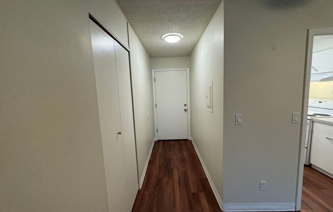2 beds, 1 bath, 740 sqft, $1,500, Unit 304