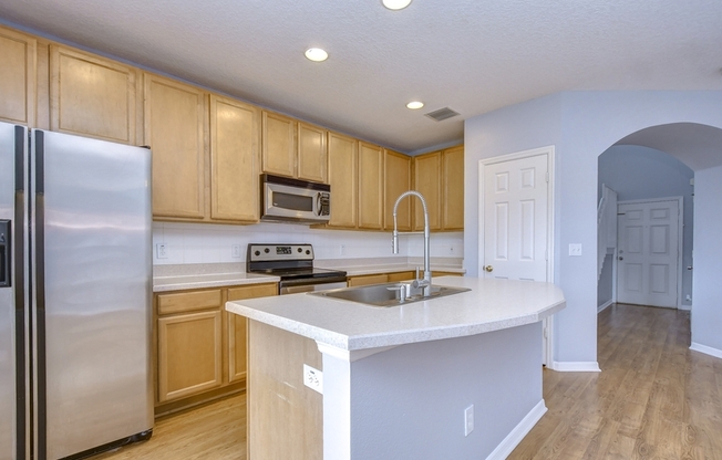 1019 TULLAMORE DR