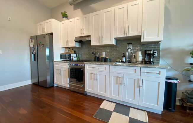 1 bed, 1.5 baths, $1,695, Unit Apt 39