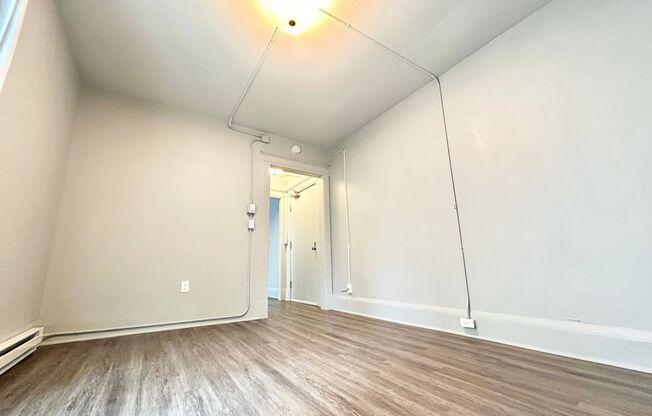 1 bed, 1 bath, 355 sqft, $1,395, Unit 404