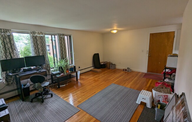 1 bed, 1 bath, 600 sqft, $1,875, Unit 25