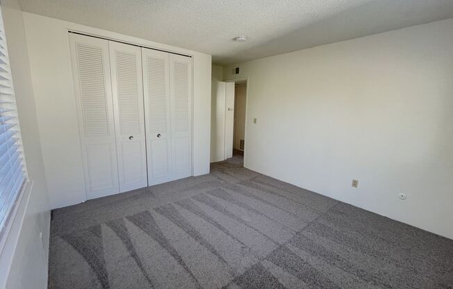 2 beds, 1 bath, 840 sqft, $1,595, Unit RO-22