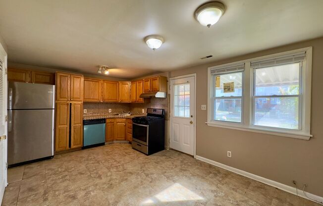 Charming 3 Bedroom/ 1 Bathroom in Dundalk, MD!