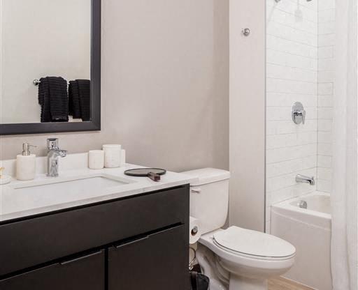 Tile surrounds in bathrooms