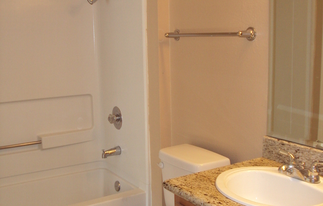 Stylish 2-Bedroom Condo in Sought-After Carmel Trails Community