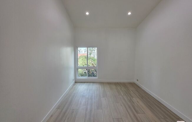 2 beds, 1 bath, 980 sqft, $3,700, Unit 539