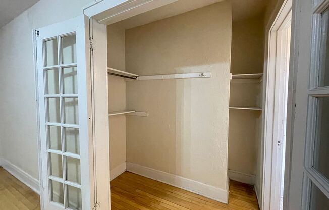 Studio, 1 bath, $895, Unit 17