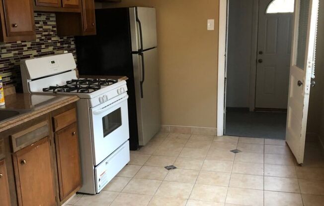 1 bed, 1 bath, 1,000 sqft, $995, Unit #2