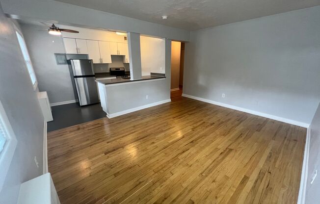 1 bed, 1 bath, 609 sqft, $1,450, Unit 230