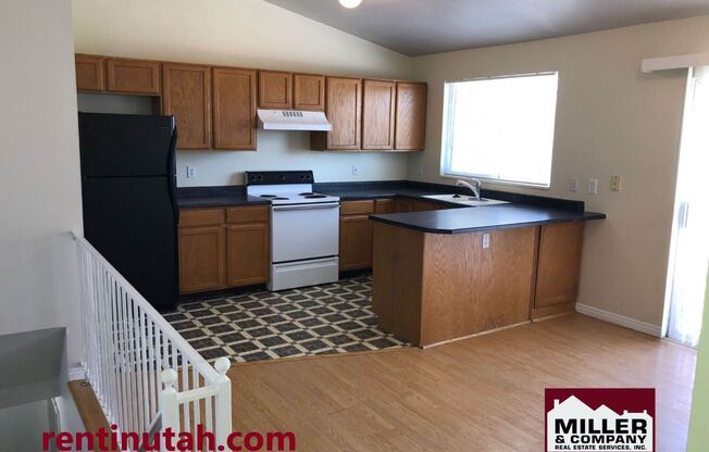 3 beds, 2.5 baths, $2,290