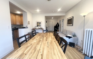 2 beds, 1 bath, $3,600, Unit 32
