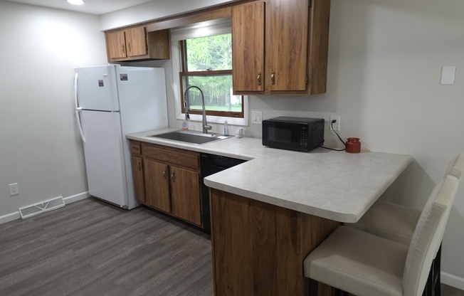 3124 N BLUEMOUND DR