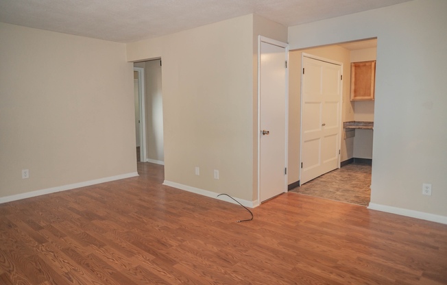 2 beds, 1 bath, 850 sqft, $1,450, Unit 1809 Ferry St SE