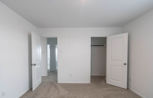 4 beds, 2.5 baths, $1,700