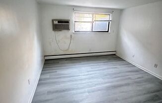 1 bed, 1 bath, $1,050, Unit D3