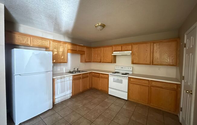 3 beds, 2 baths, 1,178 sqft, $1,200, Unit Unit A