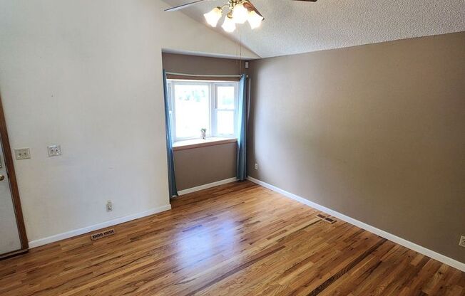 Spacious 4-Bedroom Home with RV Parking in a Cul-de-Sac!