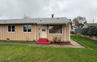 Duplex unit close to Olympic College.