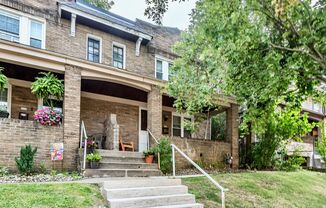 *** Mt. Lebanon Duplex for Rent with Front and Back Porch * Pet Friendly Apartment * Walk to the T * Renovated ***