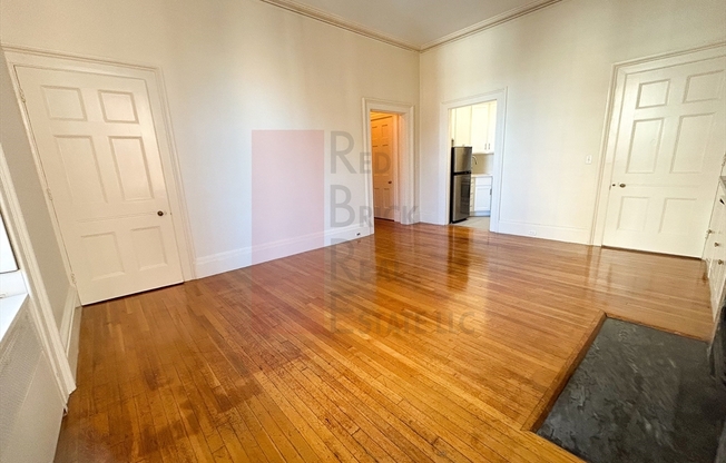 18 MT VERNON ST