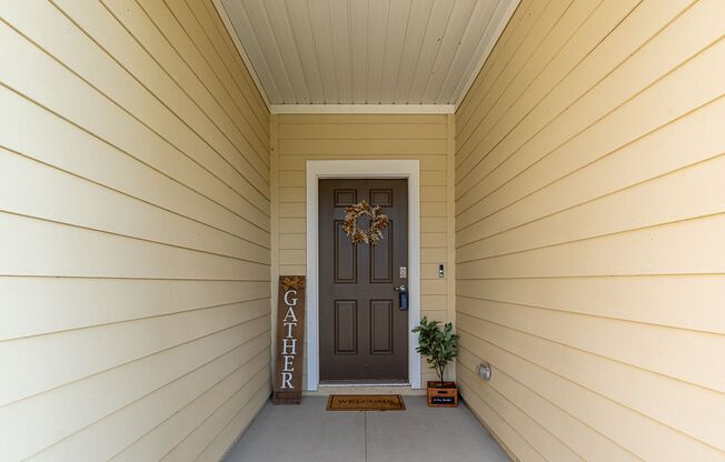 Spacious 4-Bedroom Home in Tara Village – Available June!