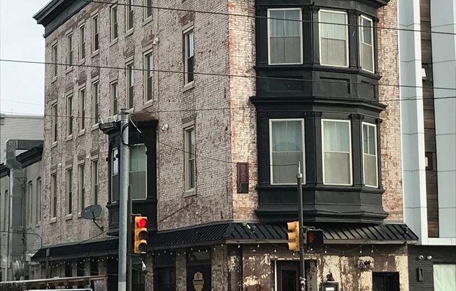 635 W. Girard Avenue