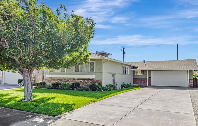 Charming 4-Bedroom 2-Bathroom Home in Santa Clara