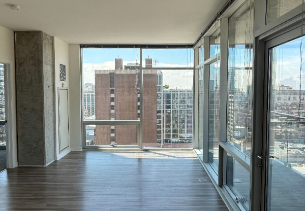 805 N LASALLE DR