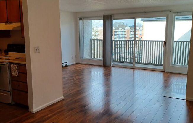 1 bed, 1 bath, 675 sqft, $1,450, Unit 410