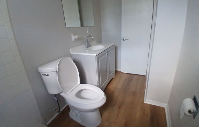 2/1 units, Multi fam unit in Tampa near local amenities