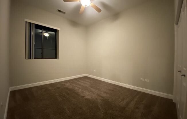 Nice window to allow lots of natural lighting in the bedroom - 3 Bedroom