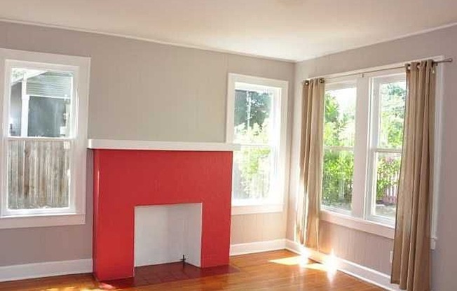 Charming Hyde Park Bungalow