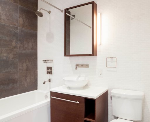2 beds, 2 baths, $7,700, Unit 9D